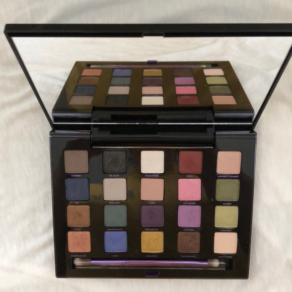 Urban Decay Other - Urban Decay Vice LTD Reloaded Eyeshadow Palette